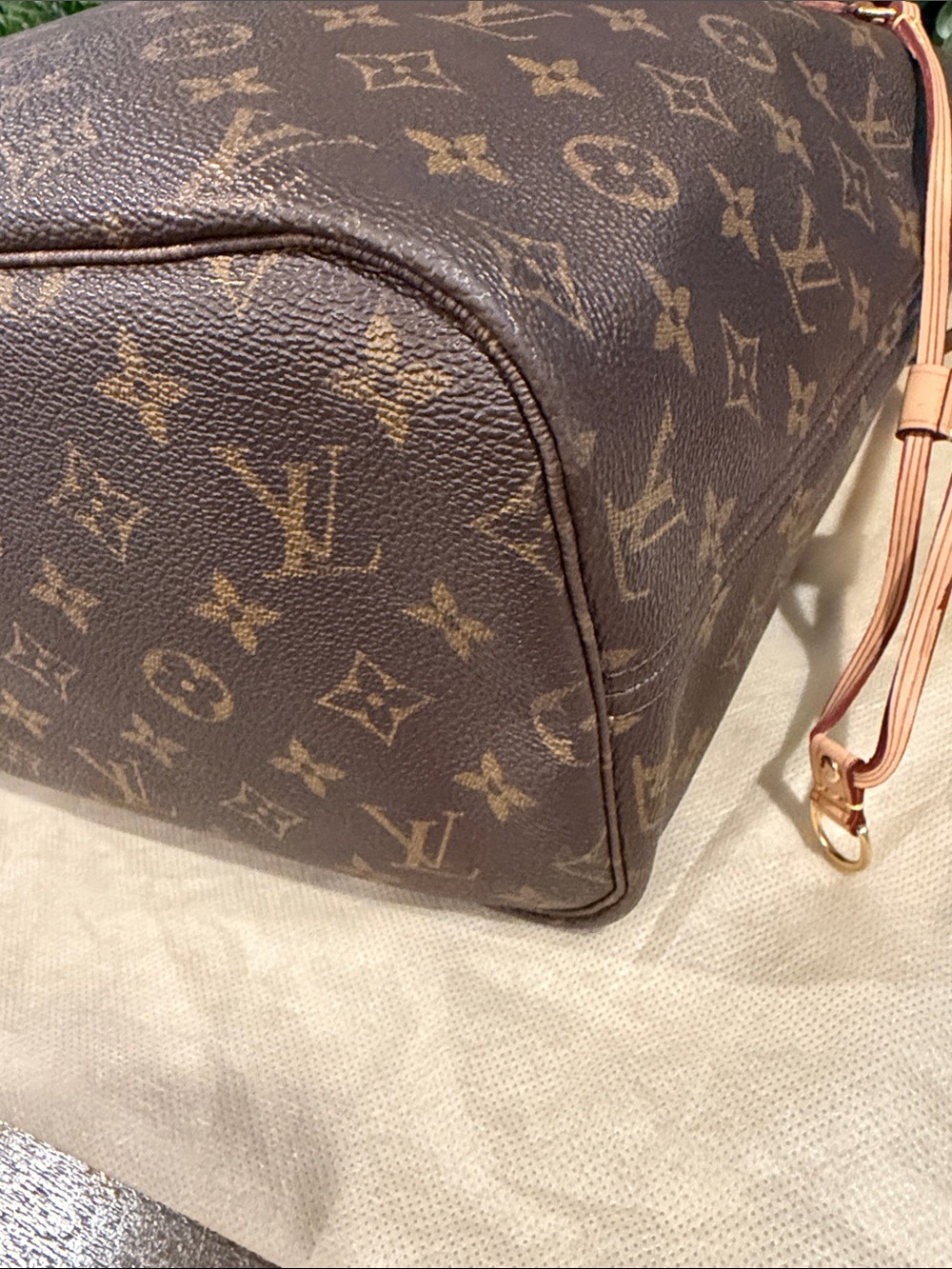 Authentic Louis Vuitton Never Full MM monogram - Picture 9 of 17